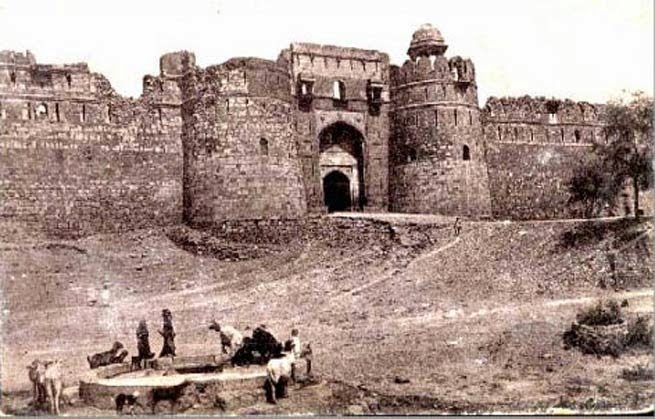 Rare picture of Old fort Dehli, Story & History in Hindi 