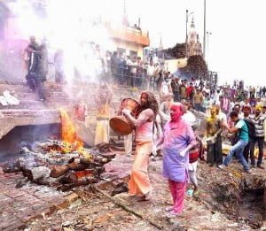 Amazing Tradition at Varanasi : Holi with ashes