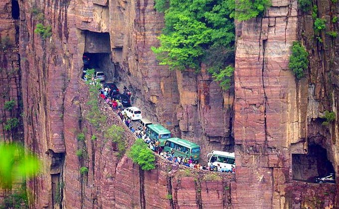 Guoliang Tunnel of China Information in Hindi