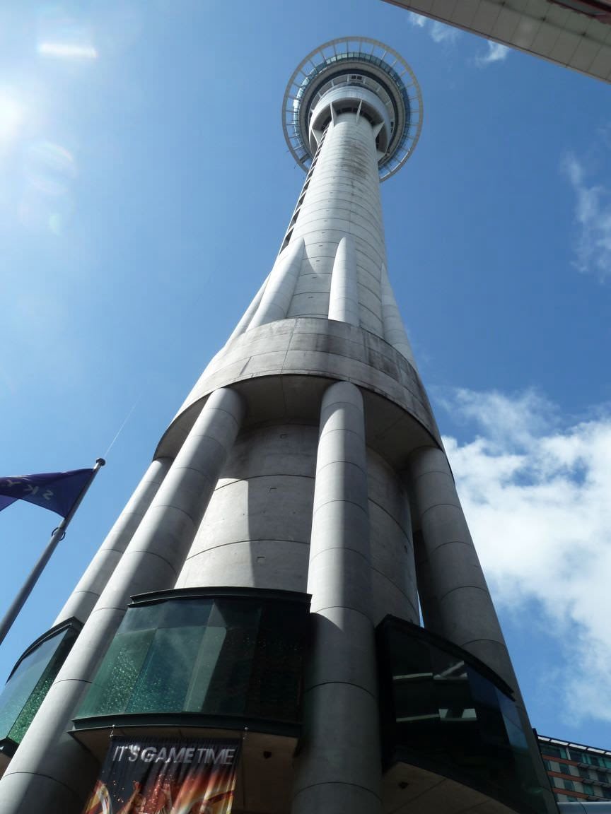 Sky Tower in Auckland, New Zealand, Top Most Terrifying Places In The World, Hindi, Information, Jankari, Story, History, Kahani, Itihas, Dangerous, Darawna, 