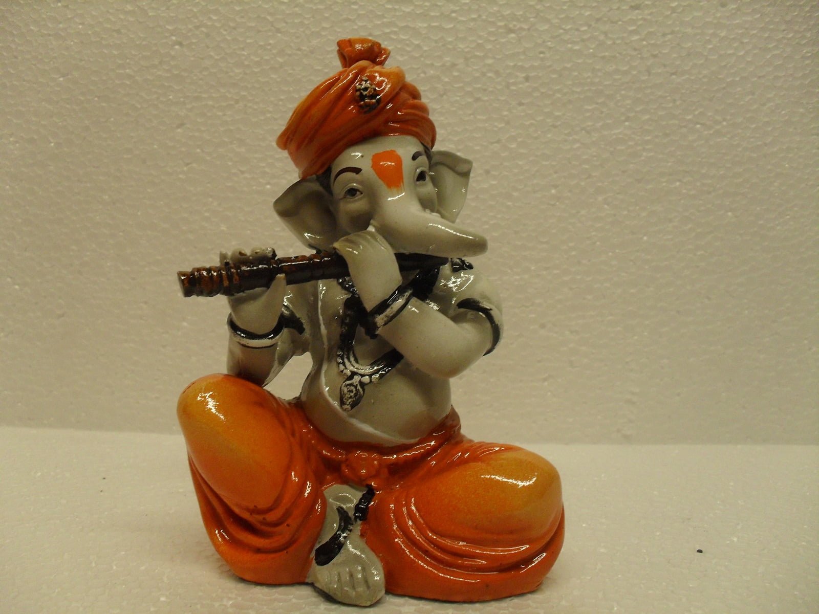 Flute Ganesha, Bansuri bajate hue Ganesh, Lord Ganesha Idol Benefits, Hindi, Fayde,