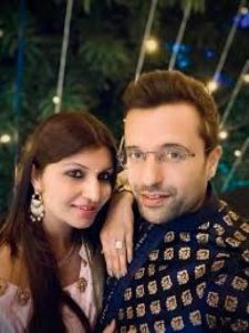 Sandeep Maheshwari And His Wife Photos